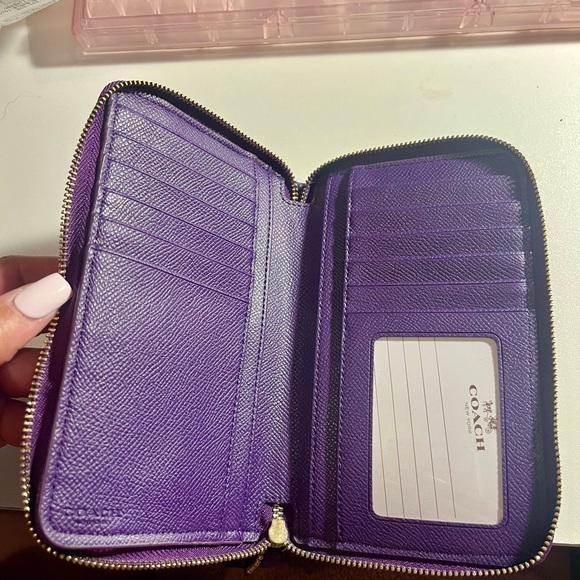 Coach Purple Saffiano Leather Wristlet With Phone Pocket - Still Has Hang Tag - Picture 3 of 5